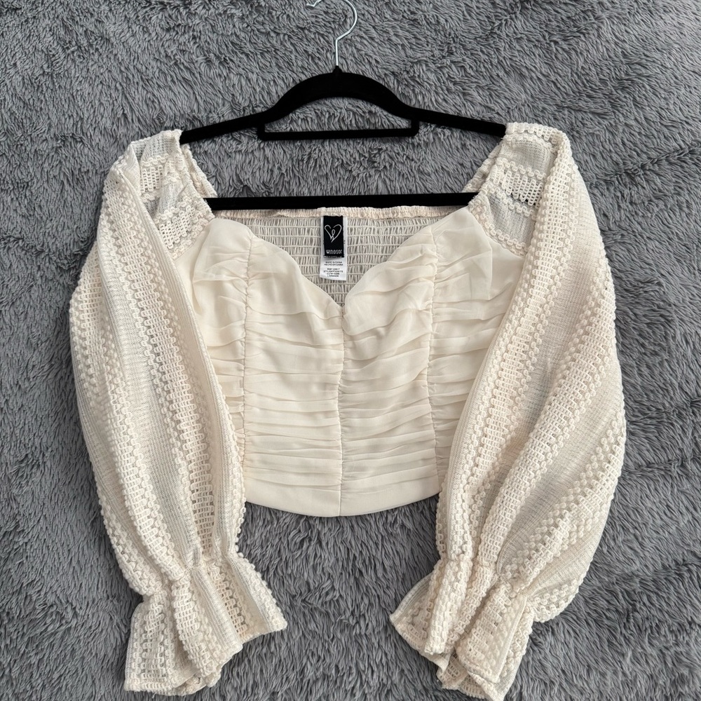 Windsor - Cream Textured Crop Top Blouse 
Size - Large